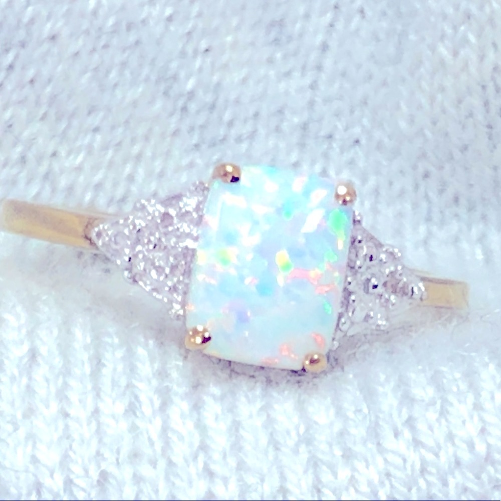 Opal ring - Size 7